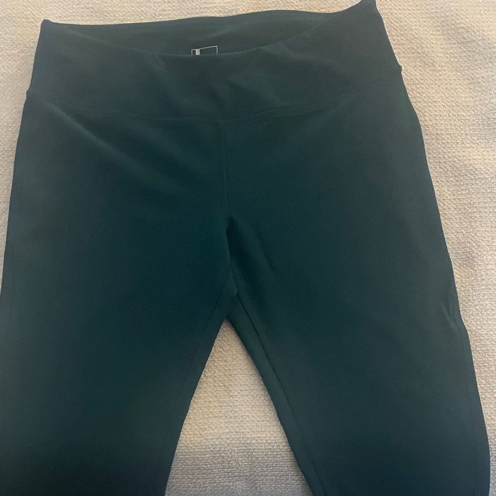 Mondetta Activewear Leggings in size Medium. Teal Color. New without tags